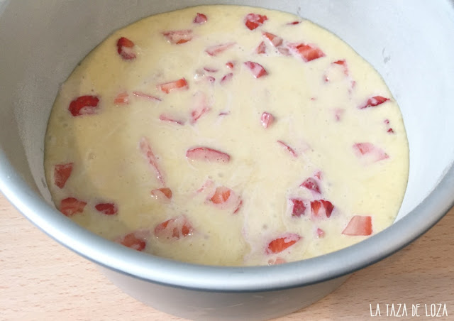 masa-del-bizcocho-de-peras-y-fresas