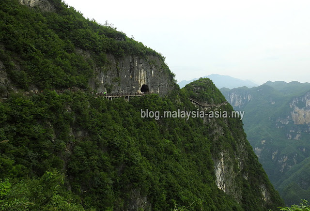 Yunyang Moon Cave Chongqing