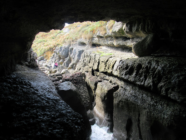 Vista hacia el exterior de la cueva