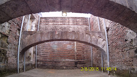 the arched beam of the warehouse