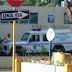 Dos agentes policiales resultan lesionados al deslilzarse moto