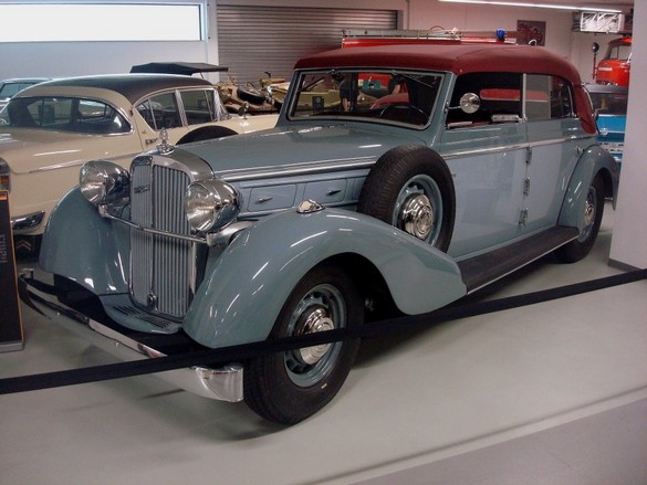 1939 Maybach SW42 2002 Maybach 57 et 62