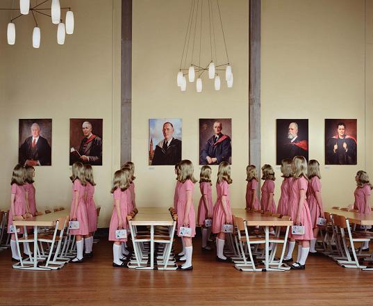 julia fullerton-batten fotografia meninas iguais escola school play