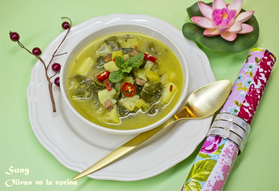 SOPA DE ACELGAS CON HIERBABUENA Y JENGIBRE