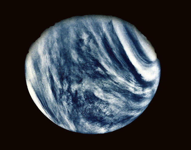 venus-dilihat-oleh-mariner-10-astronomi