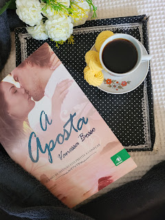  A Aposta (Em Portuguese do Brasil): 9788581637891: Vanessa  Bosso: Books