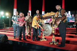 Bupati Karimun Membuka Pagelaran Seni Pelangi Budaya Nusantara