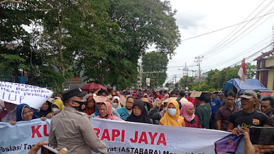Ribuan Masyarakat Merapi Area Demo di Bupati Lahat