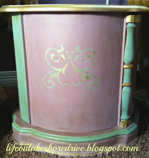 alt-"Annie Sloan chalk paint table makeover in emile and duck egg blug with gold gilding wax"