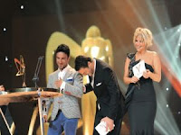 Tarkan and hosts at 38th Golden Butterfly Awards