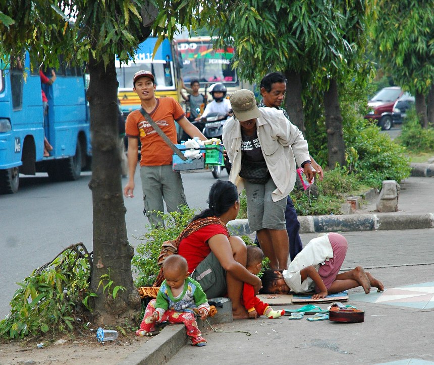 MASALAH SOSIAL YANG TERJADI DI MASYARAKAT ~ Who I Am