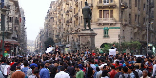 protestors-in-Talaat-Harb-Square