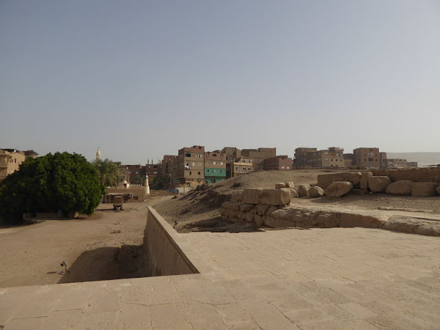 la città di abydos vista dal tempio