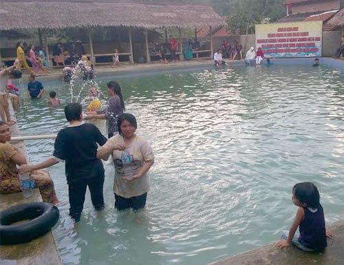 Manfaat Mandi Air Panas di Savanna Batu Kancah Lebak Banten