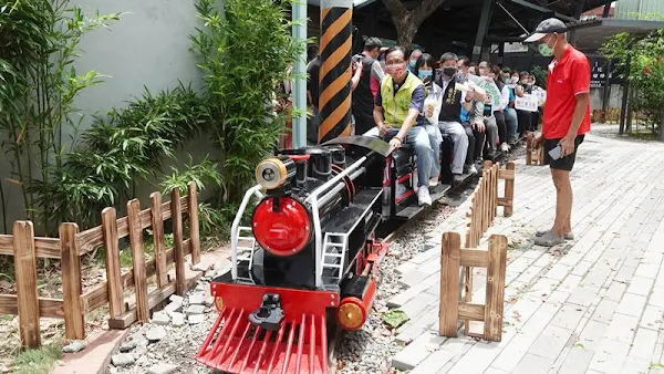 ▲彰化市戶羽機關車園區內精緻打造的蒸汽小火車即將問世。（圖／記者林明佑攝）