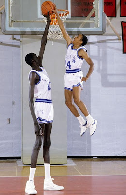 Manute Bol - the tallest Player in NBA www.coolpicturegallery.net