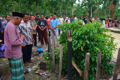 Ritual Adat Serabi Kocor Djong Katong