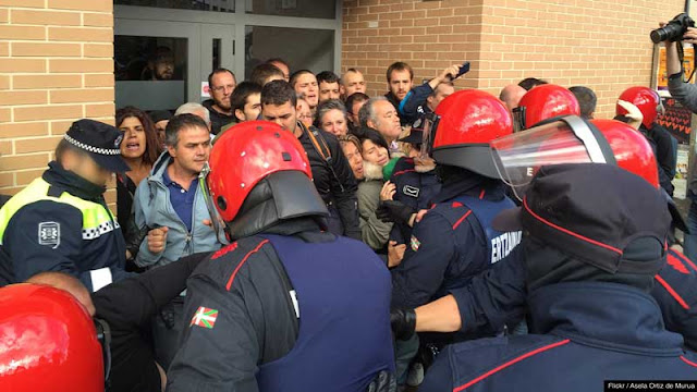 Intervención policial en un desahucio en Zabalgana (Vitoria-Gasteiz) en 2016