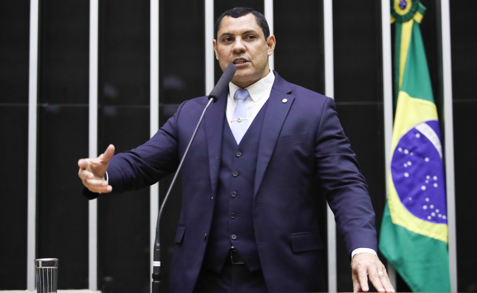 Tarauacá é péssimo exemplo do modelo de desenvolvimento imposto por ONGs à Amazônia, diz ex-ministro da Defesa