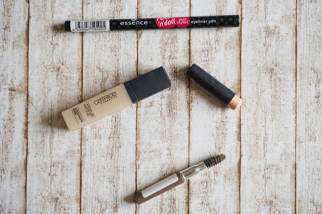 essence - rock'n'doll duo stylist eyeliner pen  Catrice - Prime and Fine Eyeshadow Base in 010  Catrice - Eyebrow Lifter in 010 Lift me up, Scotty!  Catrice - Eye Brow Stylist in 020 Date with Ash-ton