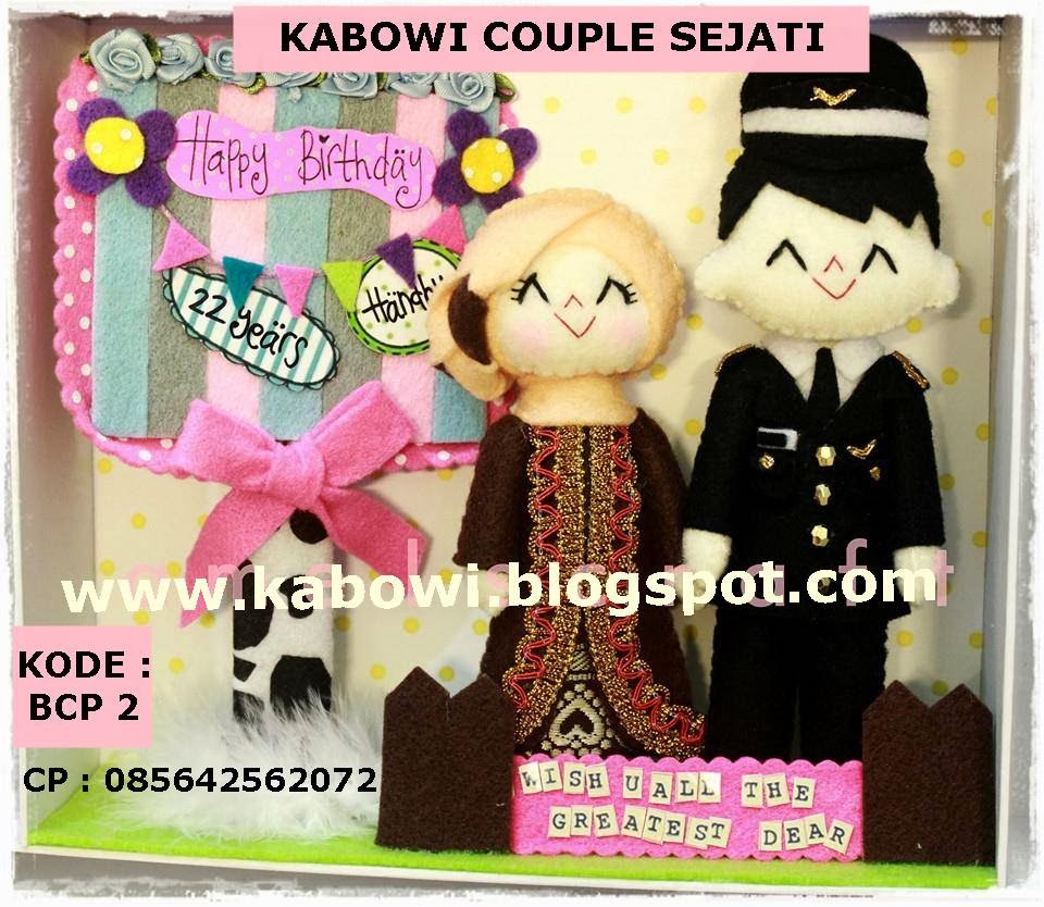 KABOWI PRODUSEN BONEKA WISUDA PLAKAT Souvenir Graduation KADO