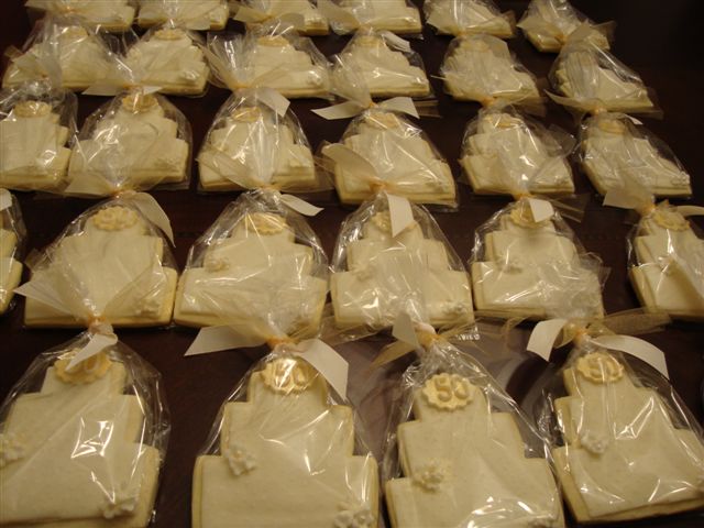 I recently had a request for 50th Wedding Anniversary cookies to use as a