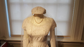 Stella Jeon's wedding gown, upper body view of veil and lace detail