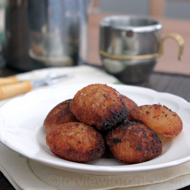 Sweet Semolina Æbleskiver Paniyaram