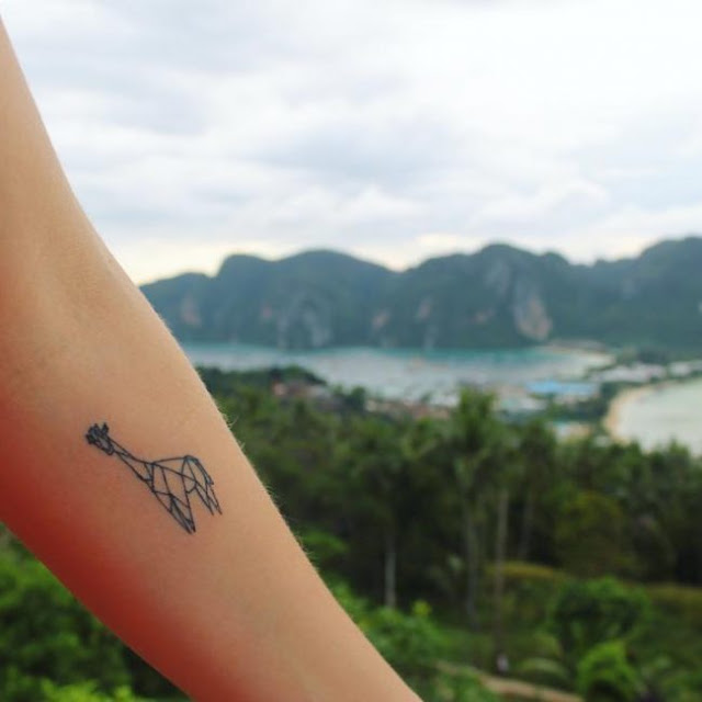 tatuagem de girafa