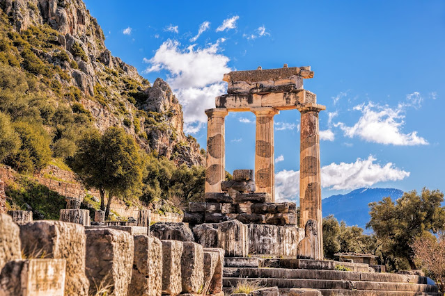 Delphi tours