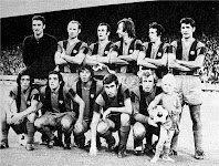 F. C. BARCELONA - Barcelona, España - Temporada 1973-74 - Sadurní, Gallego, Juan Carlos, Costas, De la Cruz y Olmo; Juanito, Carreño, Cos, Zabalza y Rexach - PSV EINDHOVEN 1 F. C. BARCELONA 0 - 07/08/1973 - Partido amistoso - Eindhoven, Holanda, Philips Stadion