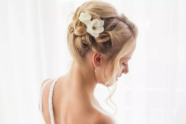 wedding hairstyles with flowers