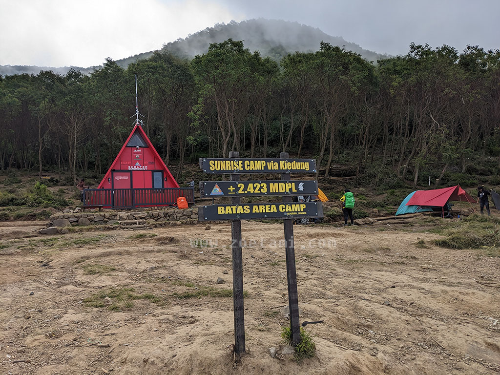 Sunrise Camp Gunung Sindoro via Kledung