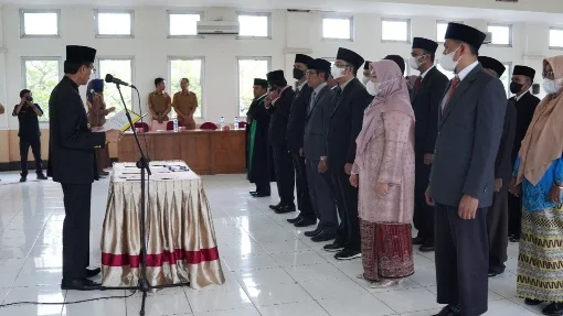 Lakukan Penyegaran, Bupati Lantik 21 Pejabat Struktural