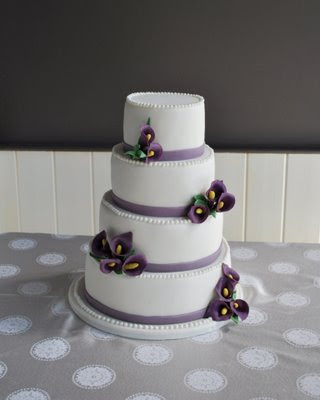 mini wedding cake