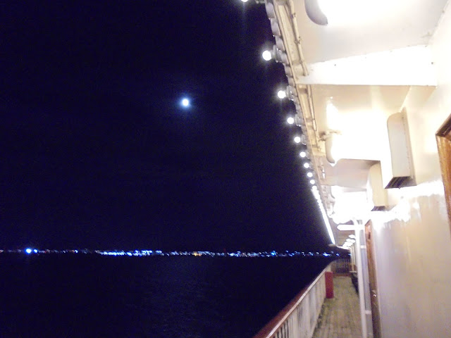 ミシガン船からの月が綺麗でした