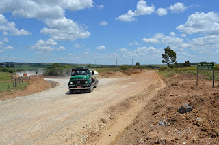 Concluída estrada que desvia fluxo de veículos da Vila do Seival