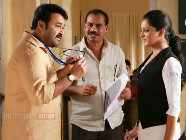 Exclusive : Mohanlal-Manju Warrier In Sathyan Anthikad Movie, Stills out