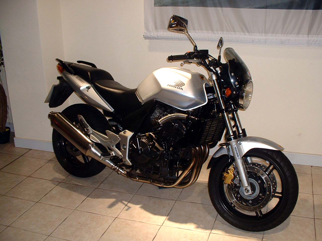 Honda CBF600 SUPER BIKE