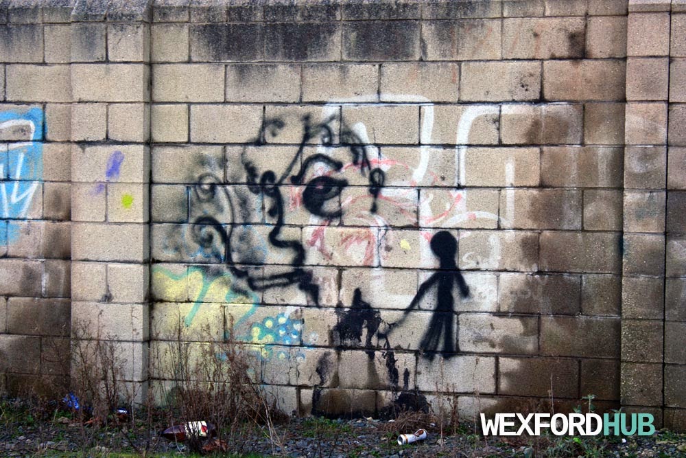 Woman smoking graffiti