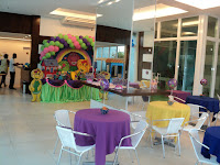 visão geral do salão do buffet do barney