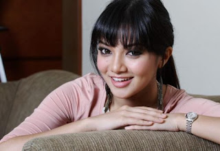 Malaysia News Mother wants the best for neelofa 