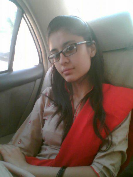 Mehar Nawaz Desi Teen Lahore Girl Friday March 2 2012 Posted by DesiGuy