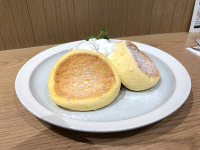 J.S. Foodies x Flipper's at Festival Walk - soufflé pancakes