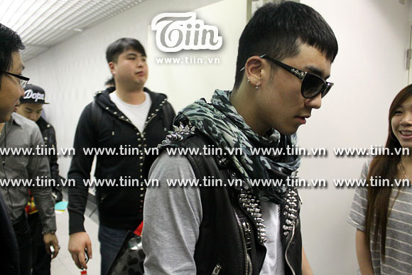 Big Bang's Arrival in Vietnam