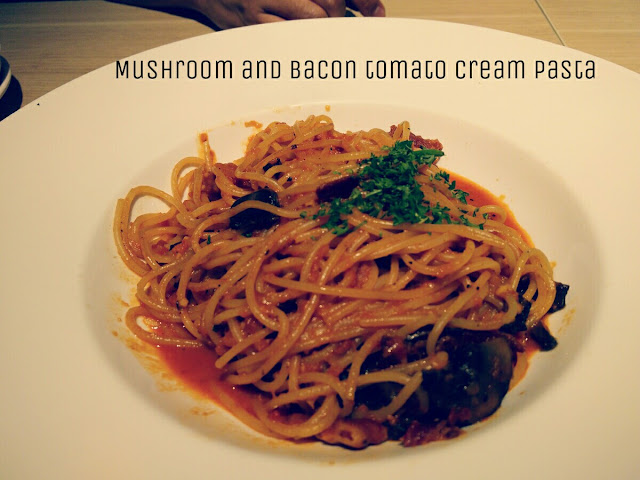 Paulin's Munchies - Back at MOF & Lenas at Jurong Point - Mushroom and bacon tomato cream pasta