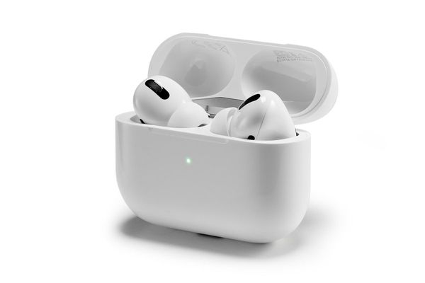 صور تكشف عن التصميم الجديد لـ AirPods 3