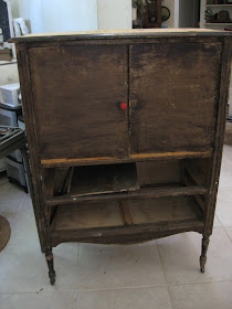 Sweet Magnolias Farm: Removing Veneer or Laminate from Antique 