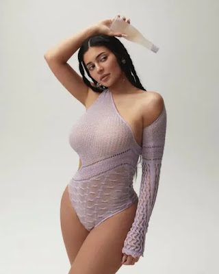 Kylie Jenner Curvy
