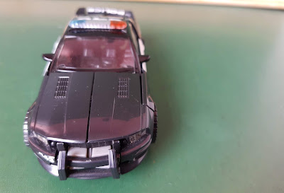 Brinquedo de plástico Transformer barricade , marca Hasbro 2006 , carro de Policia 643 em robo,  14 cm de comprimento R$ 45,00